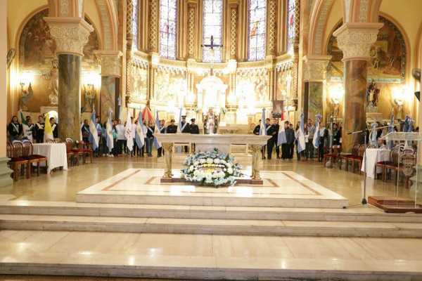25 de Mayo: Te Deum y Acto Patrio en Basilica de Esperanza
