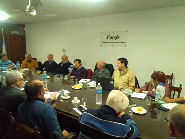 Dardo Chiesa, presidente de CRA    se  reunieron con autoridades de CARSFE y los Presidentes de las Sociedades Rurales 