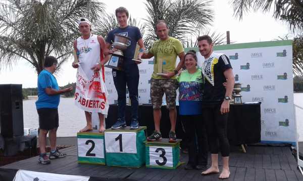 Volvieron al podio los nadadores del CAJU de Humboldt en Embalse río tercero Córdoba más de 200 nadadores