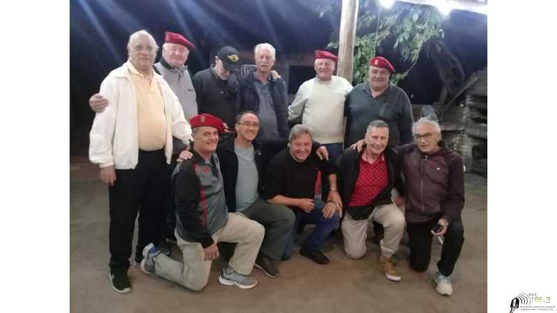 Marito Mosello de Morteros, publico el encuentro en Rosario juntada después de 47 años todos paracaidistas
