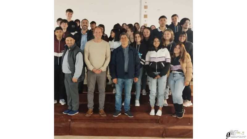 Concejales empezaron a recorrer Escuelas, se viene el 