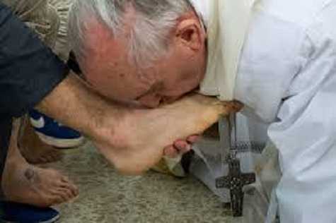AICA Jueves Santo: El Papa lavará los pies de 12 presos ver informes catolicos