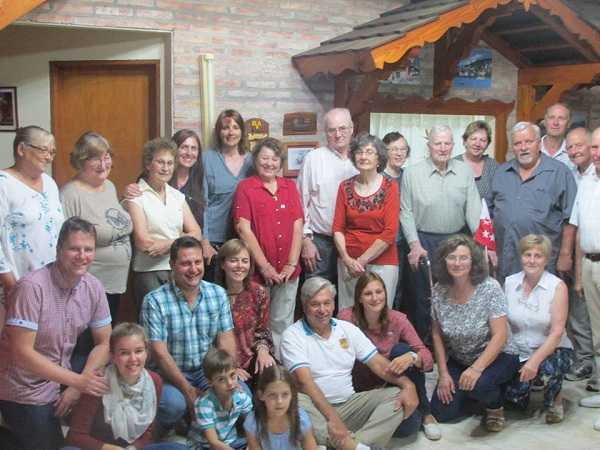 La Asoc. Suiza Walllis Humbodt ha tenido la grata visita de familiares de la joven Xenia