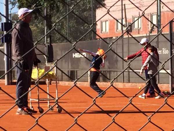 Giuliano Furlotti desde el martes esta practicando en el  Vilas Raquets Club en Buenos Aires