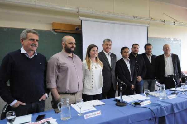 Los candidatos a diputados nacionales debatieron en la facultad de Ciencias Políticas de Rosario
