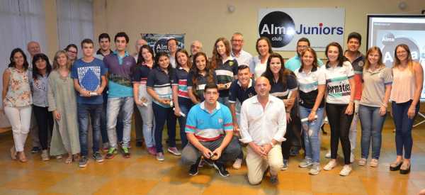 La Mutual de Alma Juniors entregó el Premio al Esfuerzo y la Perseverancia 