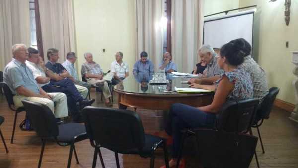 Gualeguaychú debate proyecto que prohíbe el uso de glifosato y regula la venta de agroquímicos.