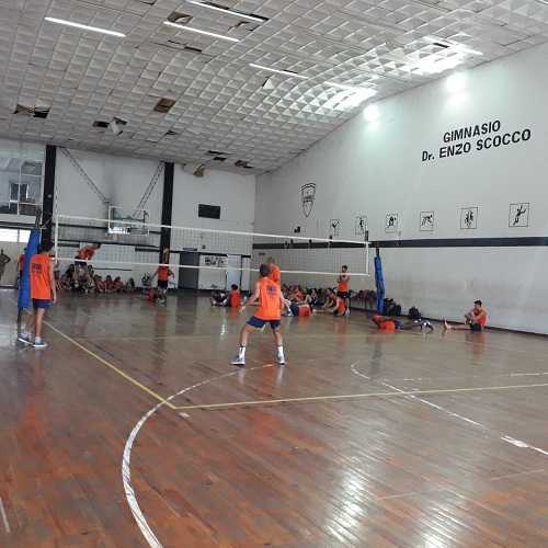 Equipo de la elite del vóley nacional Club Obras de San Juan entrena en Alma Juniors
