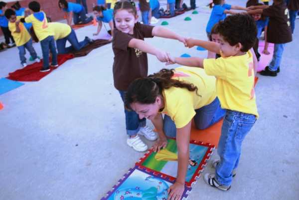 Mamás en Movimiento Junto a instituciones de la ciudad, la Secretaría de Cultura y Deportes pondrá en marcha el innovador Programa municipal