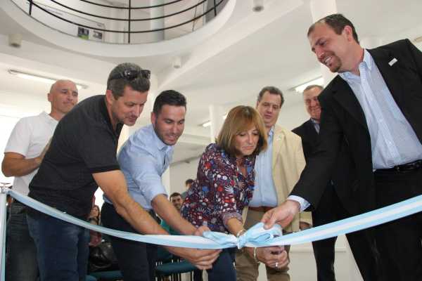 La ministra Alicia Ciciliani participó de la inauguración de la primera etapa del Centro Tecnológico de la Cámara de Industriales Metalúrgico de Esperanza 