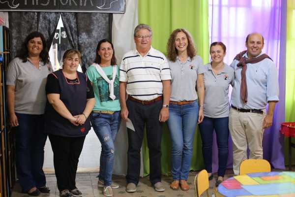 Carlos Fascendini visitó el Centro de Acción Familiar de la ciudad de Esperanza