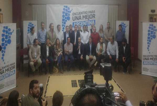 Gualeguaychú Organizado por el senador Picheto Juan Carlos Sanchez de Esperanza se reunen para unificar PJ