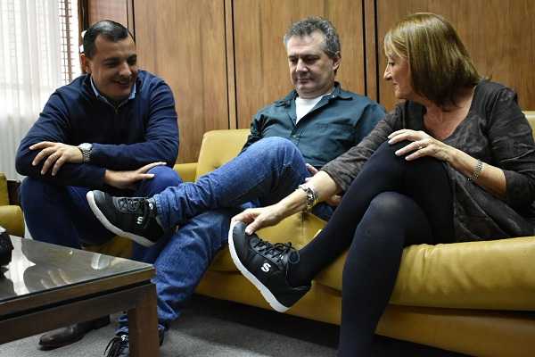 La comuna de la localidad de Serodino creó su propia marca de zapatillas
