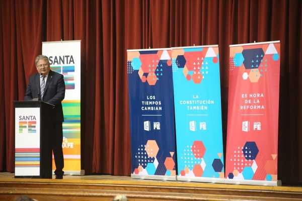 Carlos Fascendini junto al gobernador Miguel Lifschitz. participaron  del inter-ministerial por  LaReforma