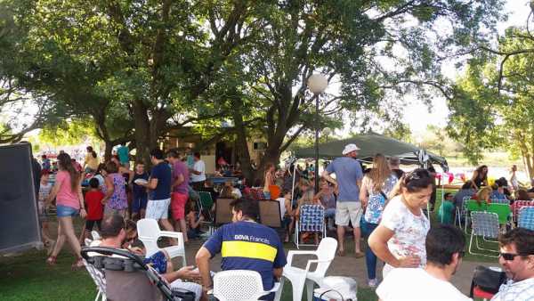 En el parque Aerobico de Humboldt se realizó la Feria de Artesanos