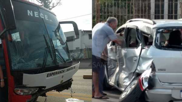 En ingreso a Sta Fe un micro de la empresa NECE colisiono en Avda Blas Parera con un automovil Minutos después de las 9.30 