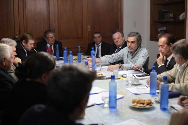 Fascendini recibio a directivos de Federación de Coop. de Aguas Potables