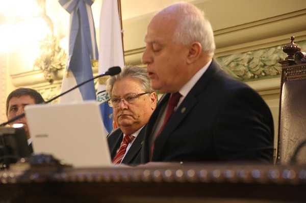 ¿RESIGNO EL GOBERNADOR LA POSIBILIDAD DE SER REELECTO?. Por: Darío H. Schueri - Desde Santa Fe