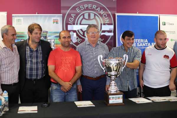 Fascendini  presidió la presentación de la Copa Sta Fe de Fútbol en Esperanza 