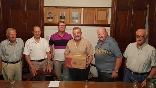 PARA CELEBRAR EL CENTENARIO   Rotary Club Esperanza entregó una donación al Club Social y Deportivo