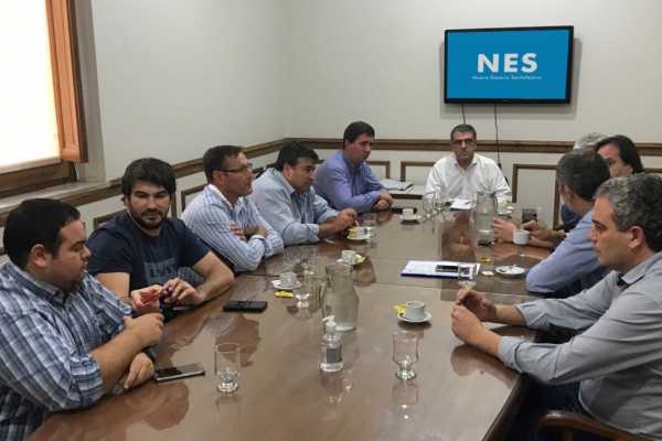 Presidentes comunales y Senadores del Nuevo Espacio Santafesino (NES) reunidos ante  la baja en la coparticipación nacional.