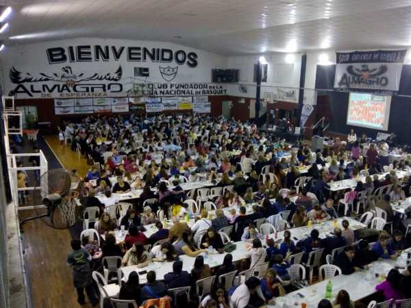 Bingo de Club Almagro tuvo 550 personas gran exito