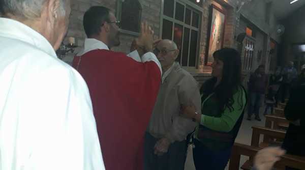 Pedro Oprandi un personaje de Esperanza  festeja sus 91 años en sta misa y recibió la bendición 