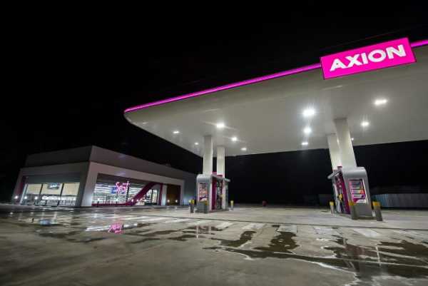  Estación de Servicios AXION. presentó La Mutual Regional, en su carácter de socia mayoritaria de La Regional Combustibles S.A en ruta 70 (19 fotos