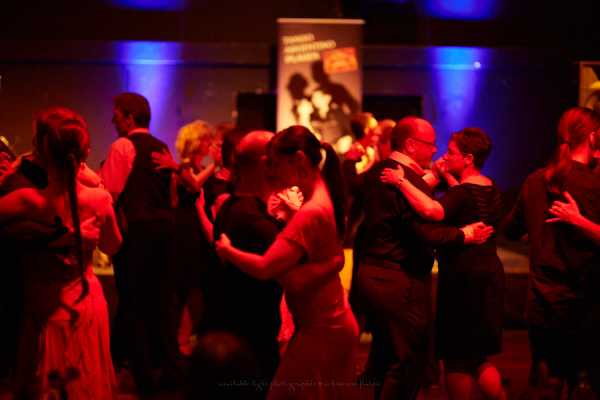 Milonga “La Andariega” sábado 2 de junio a partir de las 21:30 hs. en las instalaciones de la Sociedad de Canto “Männer Gesangverein” 