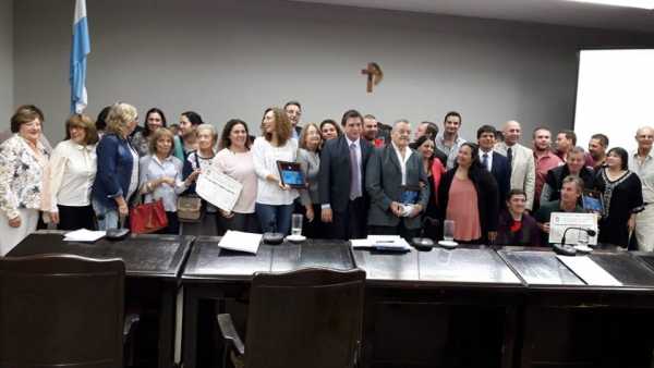 Concejo Municipal homenajeo a tres entidades,CAF - centro de acción familiar; la Asociacion Deportiva Juventud; y el Centro Social Deportivo.