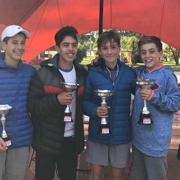 Tenis Giuliano Furlotti no pudo en single pero si en dobles en Reconquista