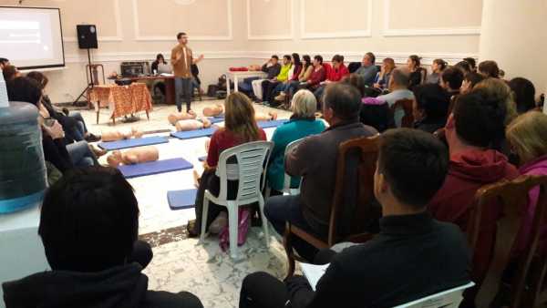 Los esperancinos se capacitaron en RCP en la Reanimación Cardiopulmonar (RCP)