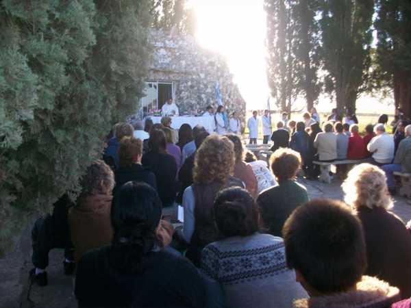 Miercoles 13 de juniio de 2018, se realizará la tradicional misa en la gruta de la Virgen de Fátima en Colonia Rivadavia