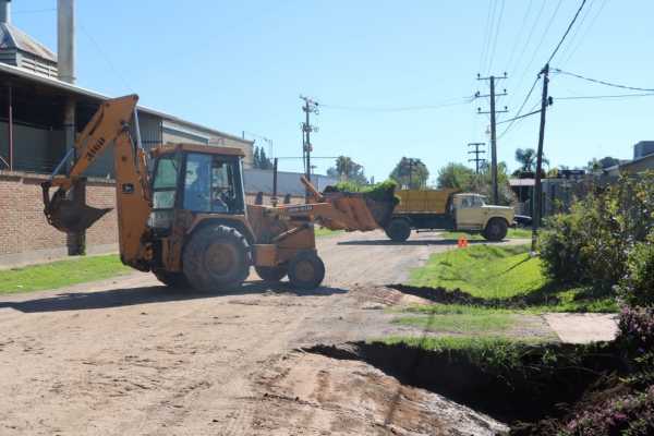  El Gobierno de la Ciudad de Esperanza informa lugares y trabajos que se  desarrollan en el día de hoy para mejorar tu ciudad.13/6/18