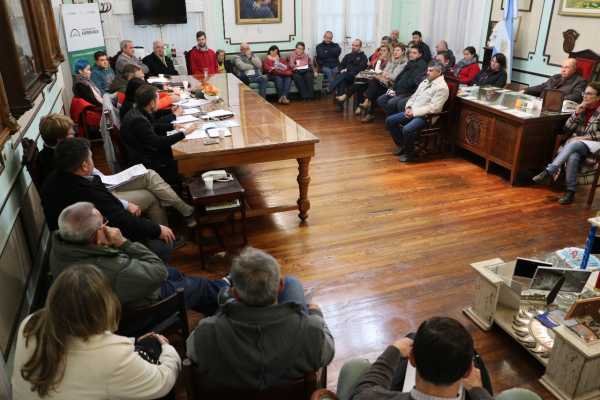 Más de una treintena de representantes debatieron junto al Gobierno de la Ciudad, la nocturnidad.