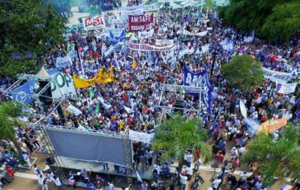 Lunes 9 de Julio FESTRAM marcha contra el FMI  Dirigentes de gremios municipales santafesinos se movilizan a Buenos Aires