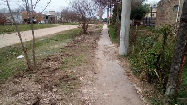 Franconi: “El programa de veredas comunitarias muestra la comunión que existe entre el Gobierno y los vecinos”