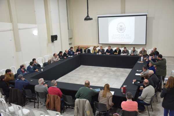 EN SUNCHALES Fuerte apoyo institucional de toda la Región a los productores tamberos.