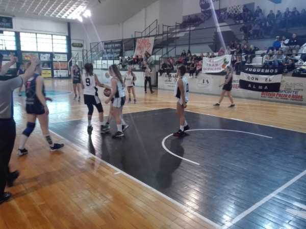 Ganó Alma Jrs el clasico esta tarde Sub 15 y Sub 17 en el Enzo Scocco 