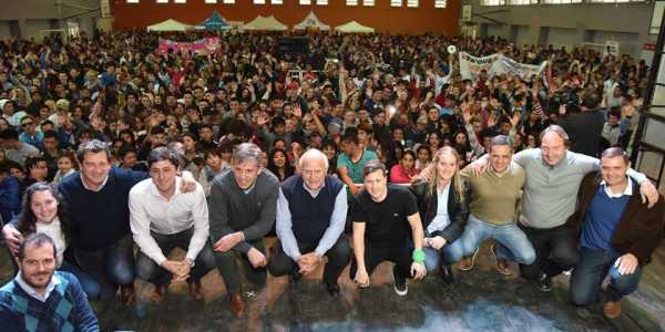 9na Edición de Premios Ingenia Junto al Gobernador Miguel Lifschitz y miles de jóvenes santafesinos estuvo Cristian Cammisi