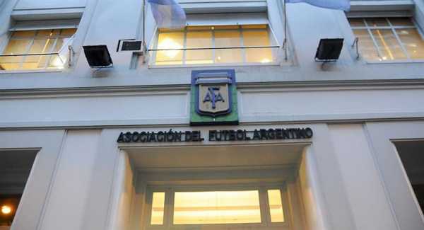 Hoy cierra el libro de pases: mirá las altas y las bajas de todos los equipos de la Superliga