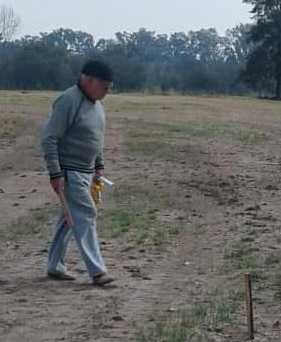 Nestor Yori estuvo marcando la  traza del kartódromo de Esperanza 