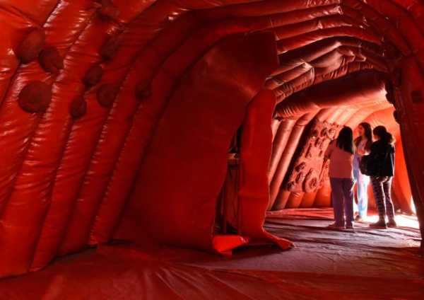 Este domingo 16/9 en plaza San Martin habra un Colon Gigante inflable para pasear por su interior