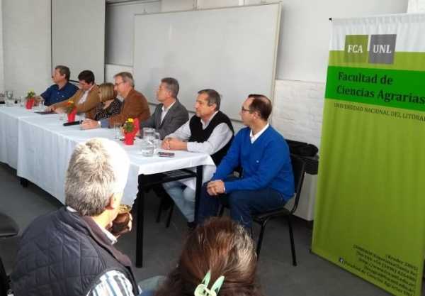 POYECTO DE LEY APICOLA Omar Martínez en Jornada Apícola en Esperanza