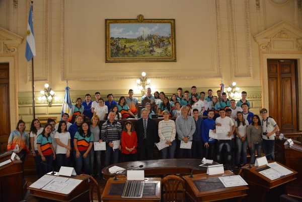 Alumnos de San Agustín en una sesión simulada con Carlos Fascendini