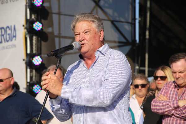 Ante un marco de público multitudinario, esta vez en el predio del Club de Planeadores  de Ceres, tuvo lugar la 5° Fiesta de la Confraternidad Departamental