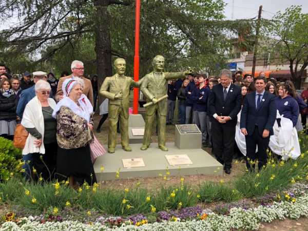 Acto 150° aniv de Humboldt tuvo el acto con presencia del pueblo y autoridades (VER 70 FOTOS)