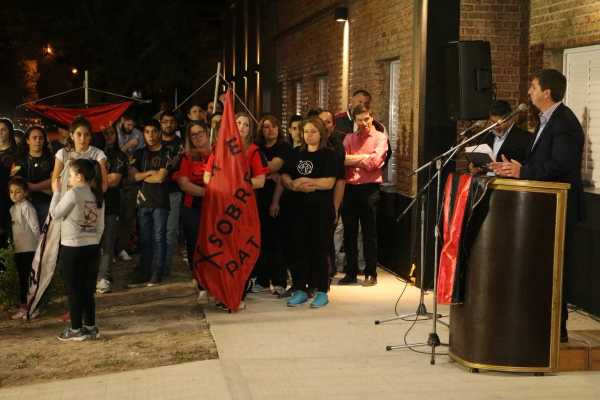 Asoc Dep Juventud y su noche de celebración de los 100 años y renovación frente Gimnacio (ver 221  fotos)