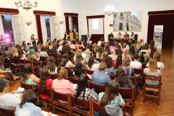 “La educación es un derecho prioritario de ´la ciudad que queremos´”