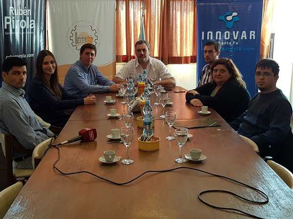 Desde San Carlos Centro el Senador Rubén Pirola lanzó Jóvenes Digitales en Positivo.